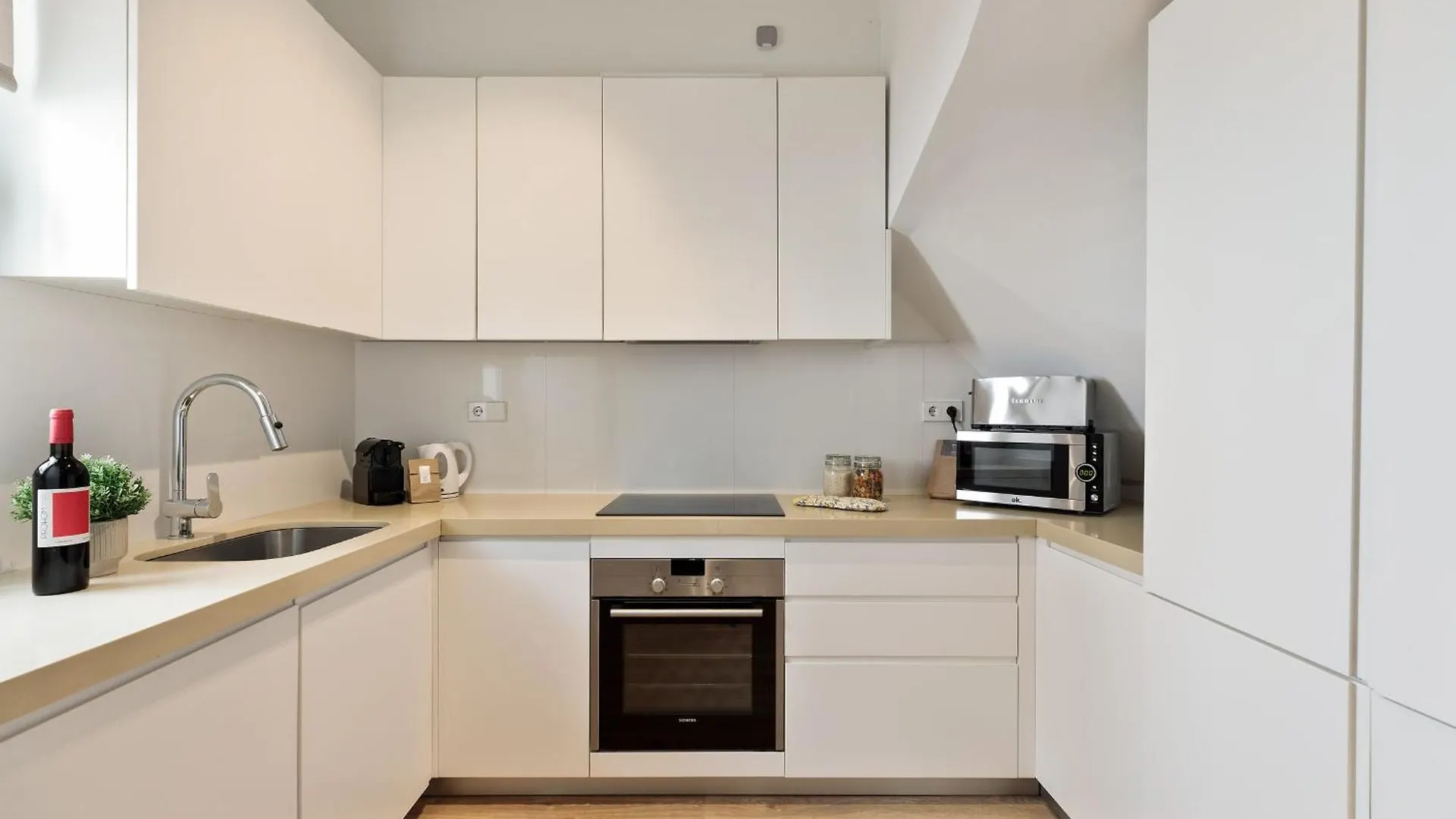 Ola Living Poblenou Beach バルセロナ アパート