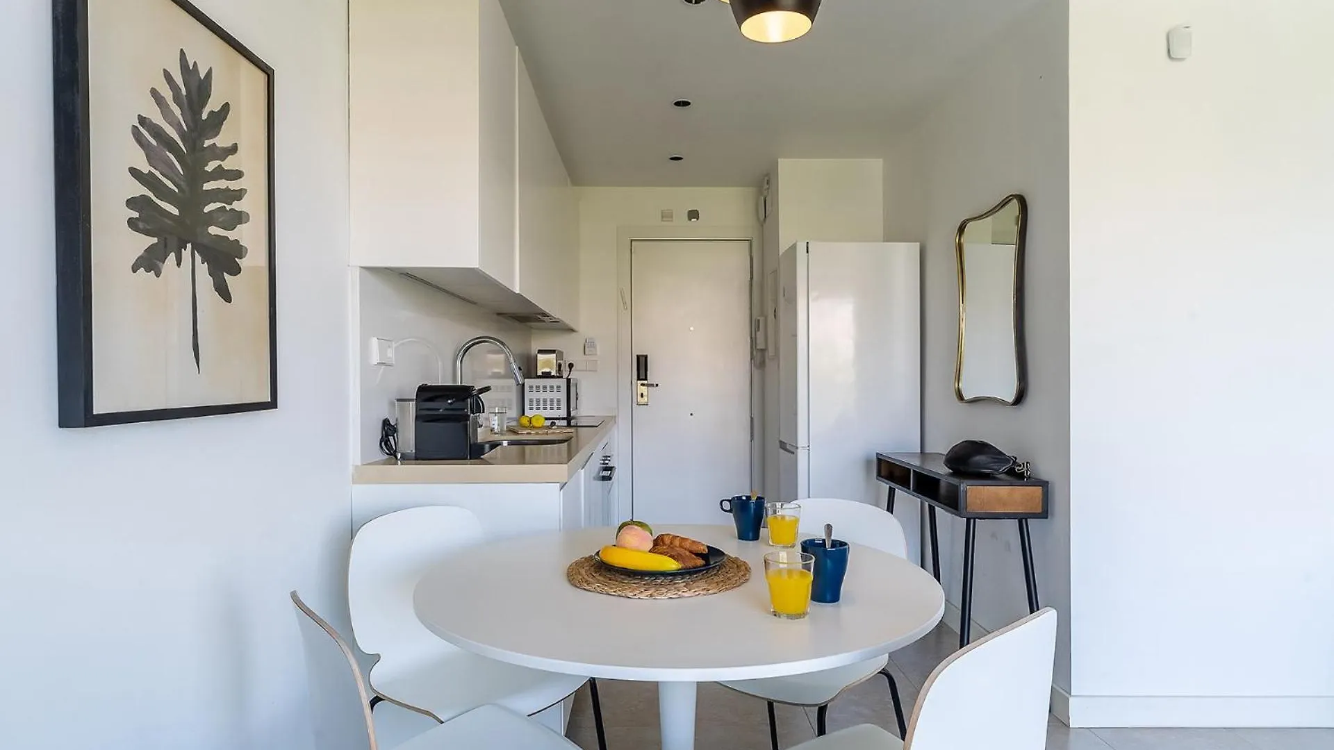 Ola Living Poblenou Beach Barcelona 0*,  España