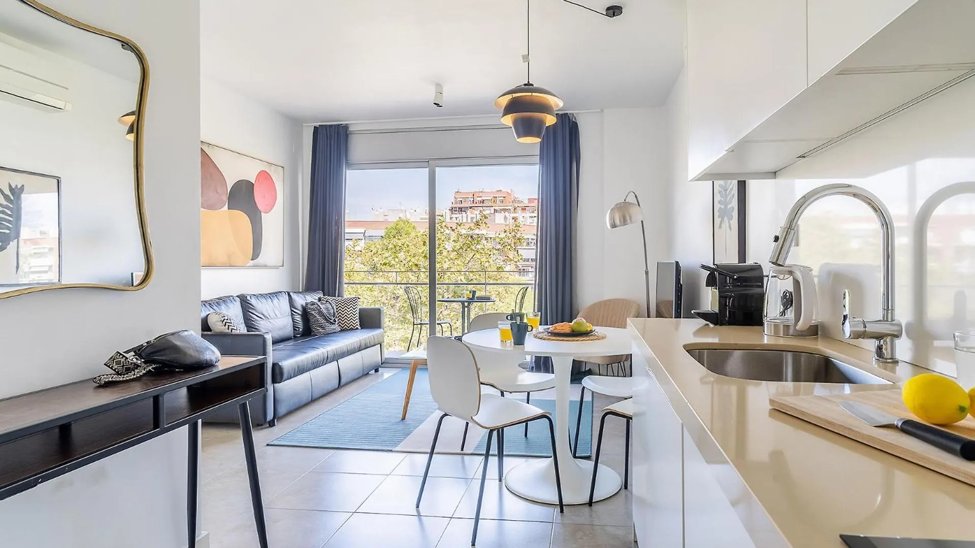 Ola Living Poblenou Beach Barcelona 0*,