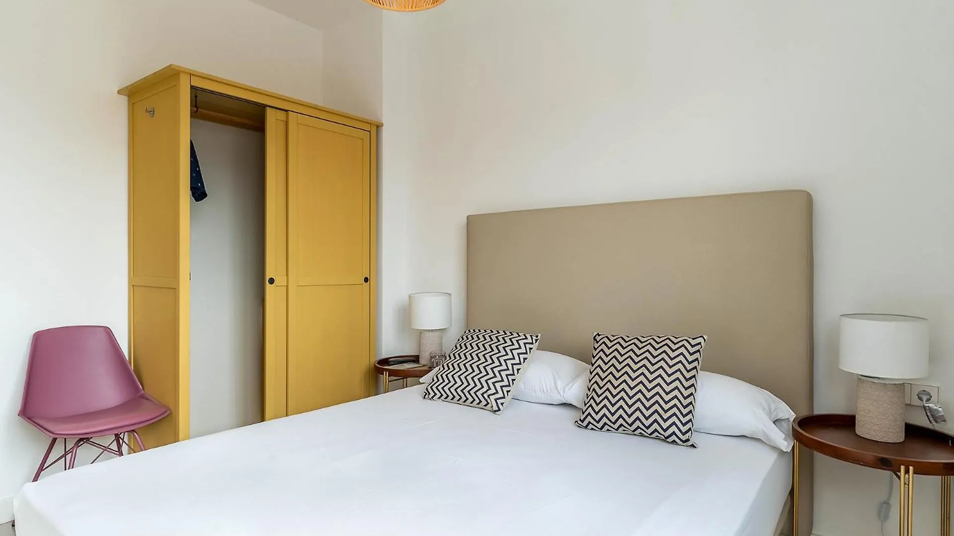 Ola Living Poblenou Beach Barcelona 0*,  Spain