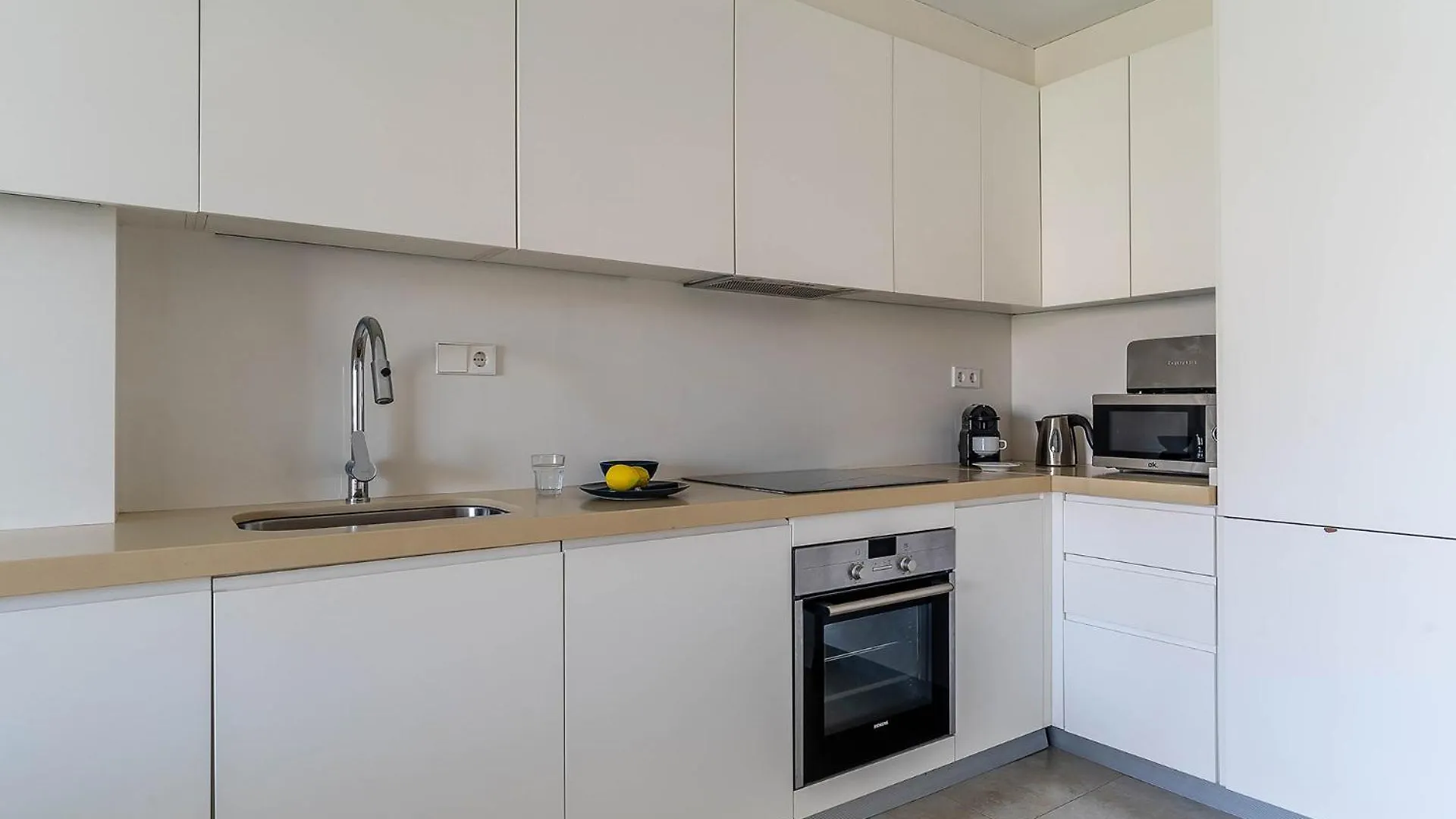 Ola Living Poblenou Beach Barcelona Apartment