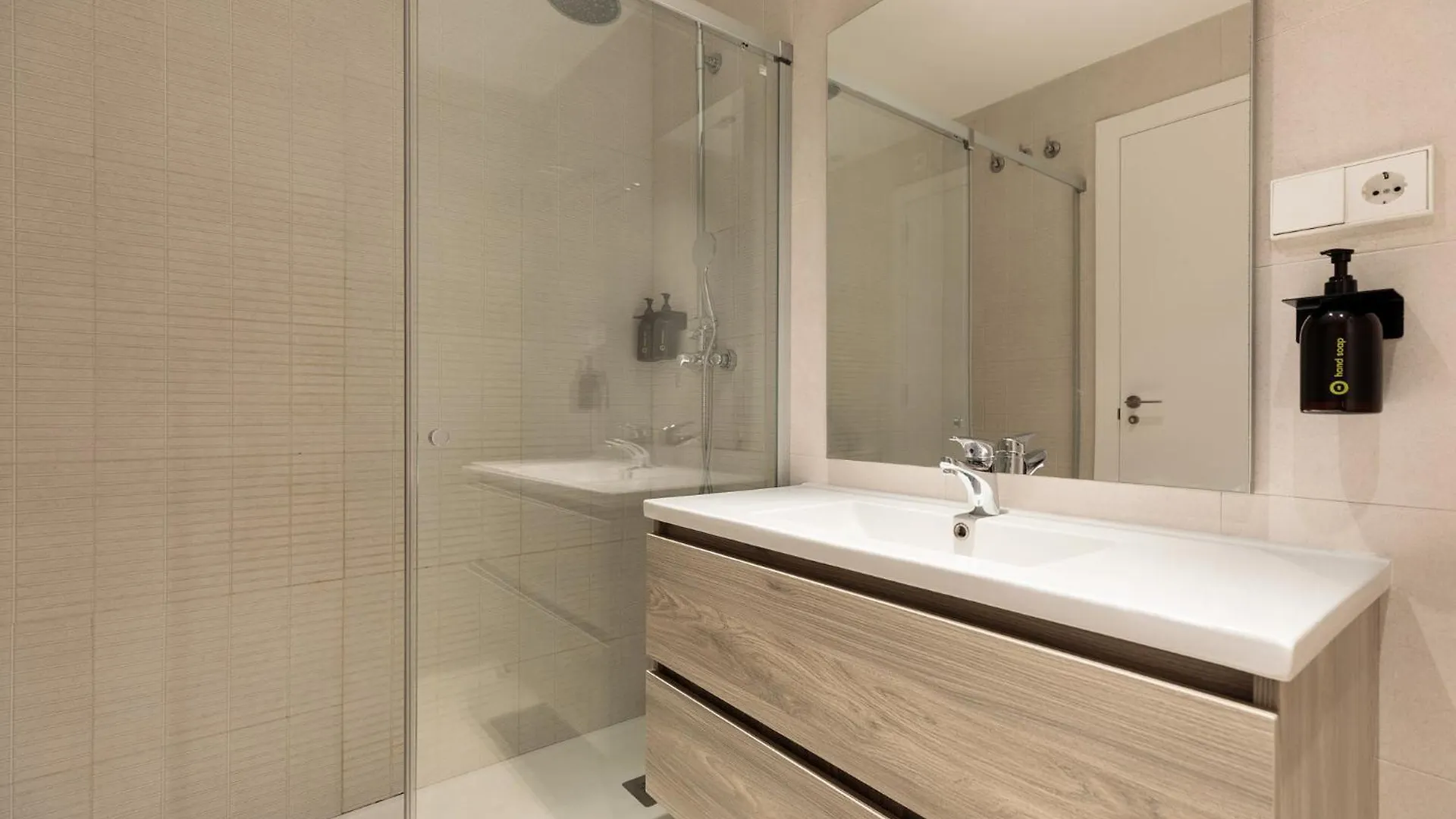 Ola Living Poblenou Beach Barcelona